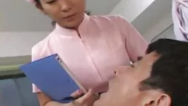 رايلي ريد تأكل قطعة  ...