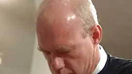 (مونيك فوينتيس) وشاب ...