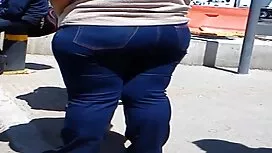 هذا الرجل المتغطرس ي ...
