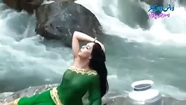 فتاة جميلة مع احلى ج ...